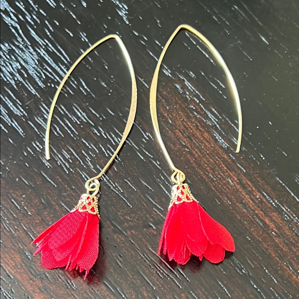 Elegant Red fabric Threader Earrings-NWT